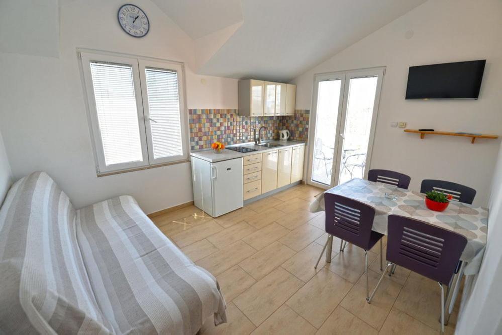 Apartments Viola Betina  Habitación foto